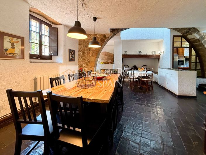 Image No.8-7 Bed Villa for sale