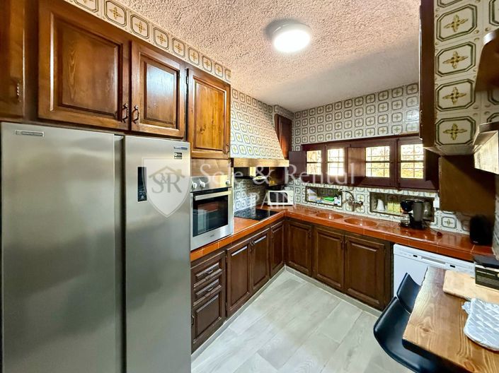 Image No.14-7 Bed Country House for sale