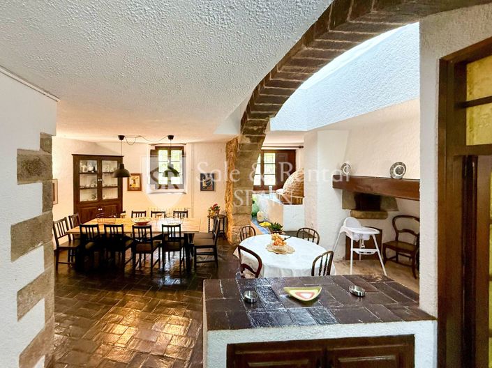 Image No.18-7 Bed Country House for sale