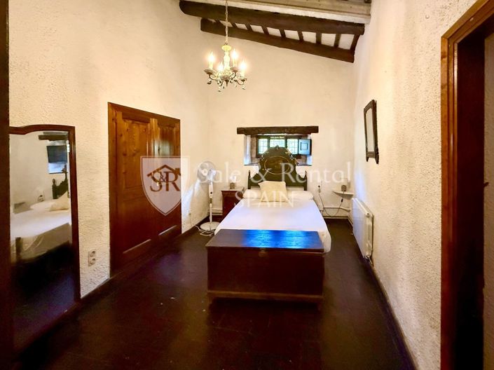 Image No.21-7 Bed Country House for sale