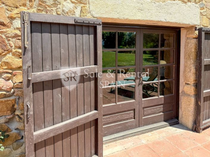 Image No.35-7 Bed Country House for sale