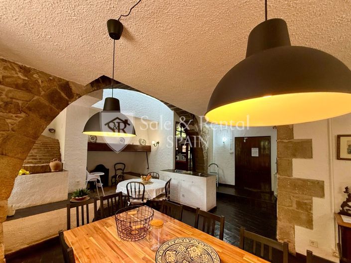 Image No.9-7 Bed Country House for sale