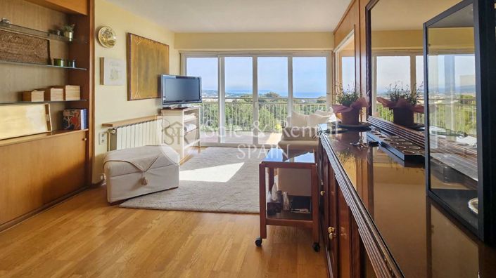 Image No.4-2 Bed Flat for sale