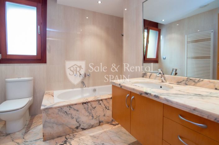 Image No.43-7 Bed Villa for sale