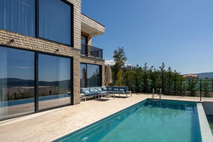 Image No.2-4 Bed Villa for sale