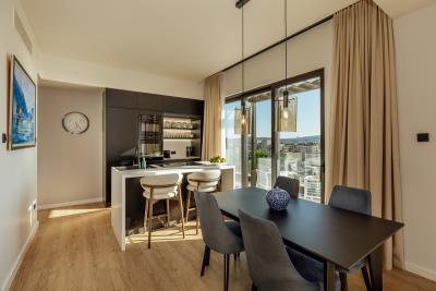 Dining_kitchen_views