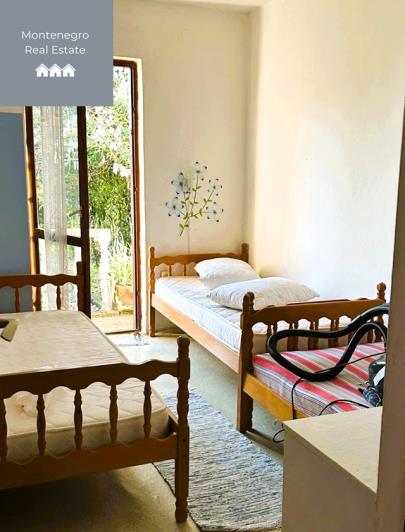 Image No.7-5 Bed House for sale