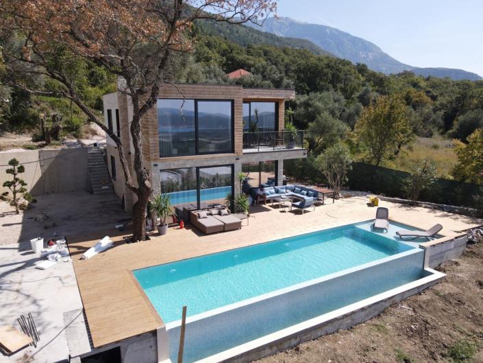 Image No.1-4 Bed Villa for sale