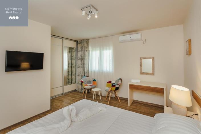 Image No.18-11 Bed Villa for sale