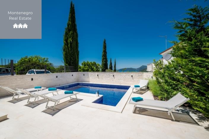 Image No.4-4 Bed Villa for sale