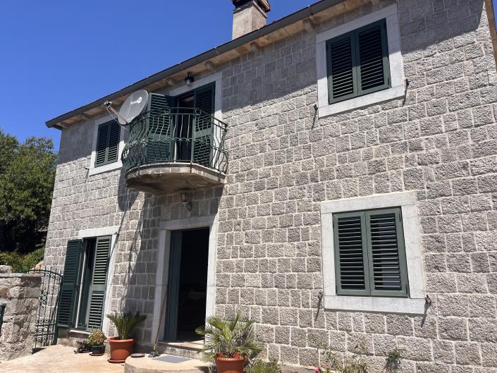 Image No.8-9 Bed House for sale