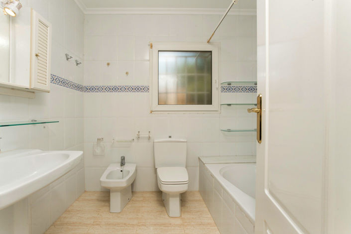 Image No.17-3 Bed Villa for sale