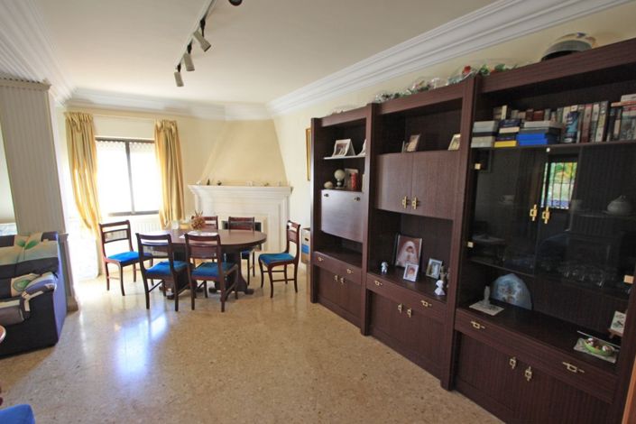 Image No.15-9 Bed Villa for sale