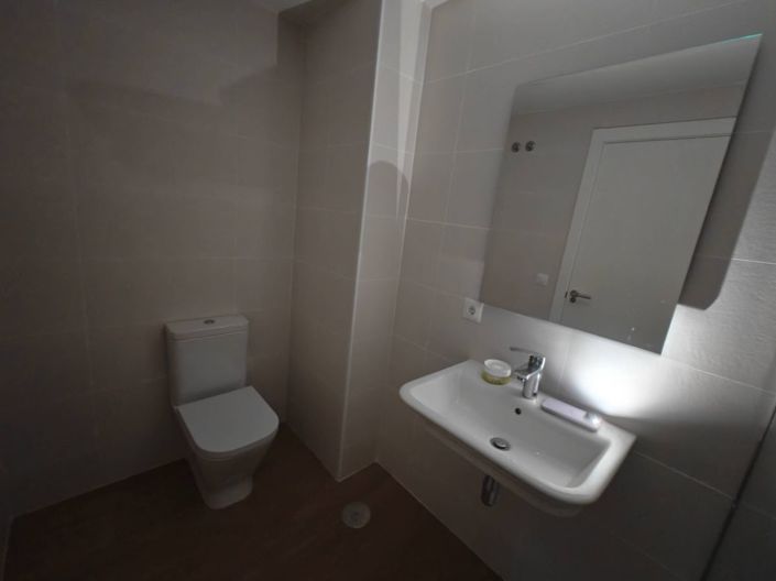 Image No.18-2 Bed Apartment for sale