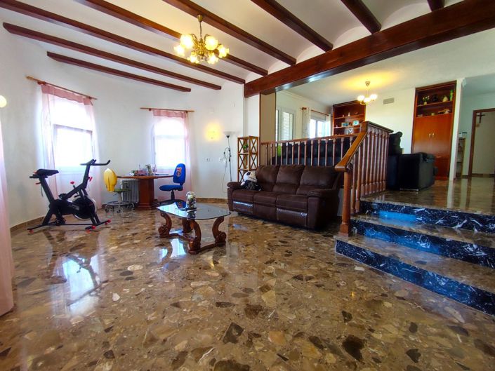 Image No.20-6 Bed Villa for sale