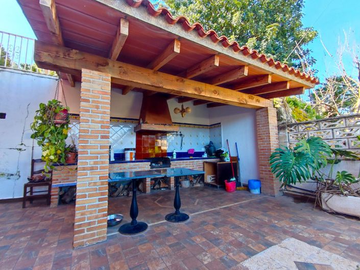 Image No.3-6 Bed Villa for sale