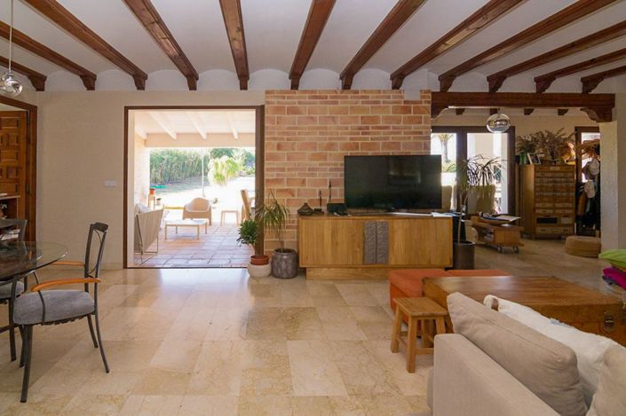 Image No.10-4 Bed Villa for sale