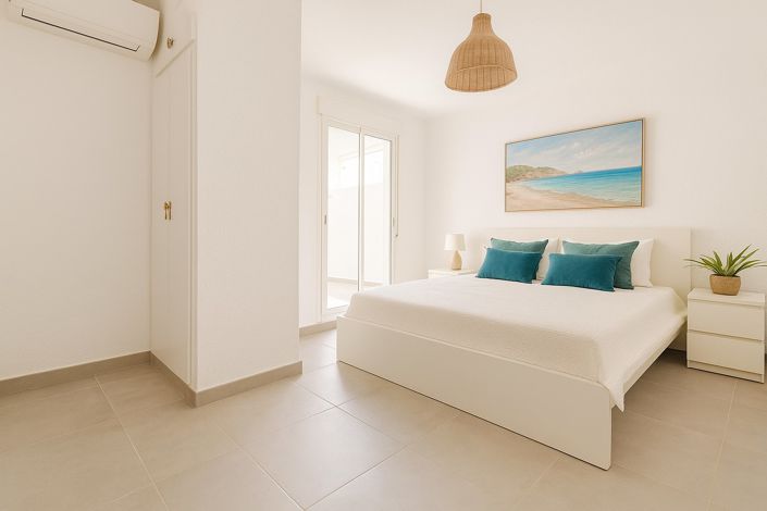 Image No.4-4 Bed Apartment for sale