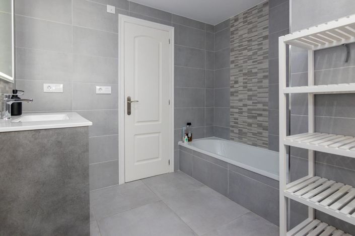 Image No.14-4 Bed Apartment for sale