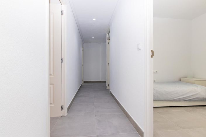 Image No.24-4 Bed Apartment for sale