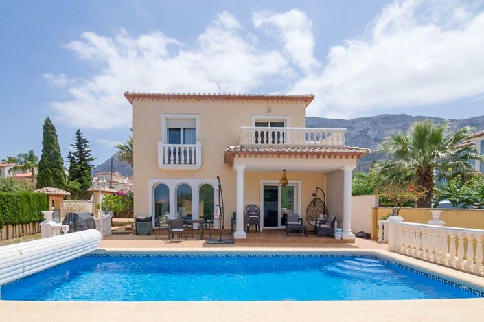 Image No.1-4 Bed Villa for sale