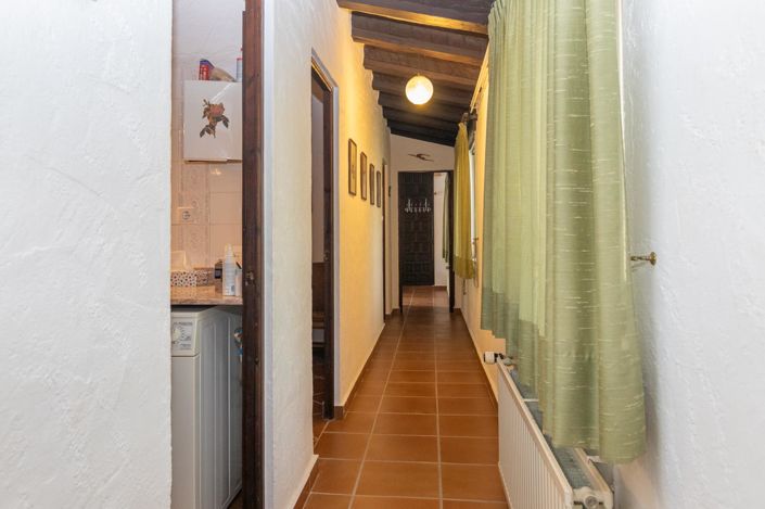 Image No.10-6 Bed Villa for sale