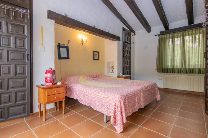 Image No.12-6 Bed Villa for sale