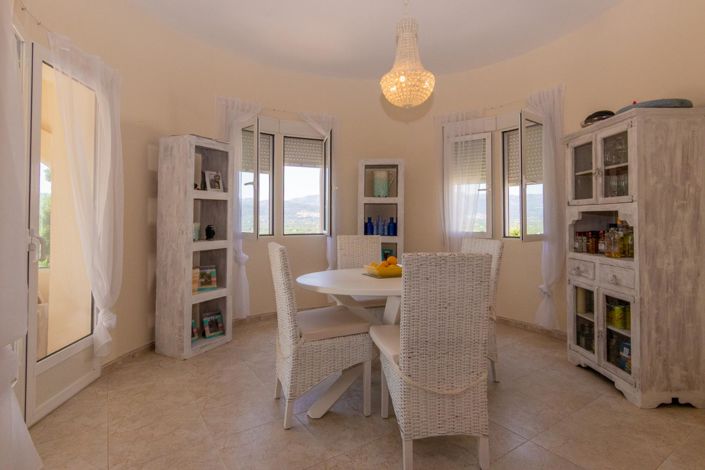 Image No.10-5 Bed Villa for sale