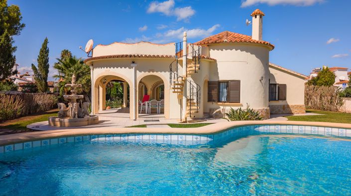 Image No.1-2 Bed Villa for sale