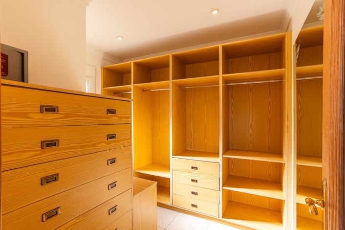 Image No.18-4 Bed Villa for sale