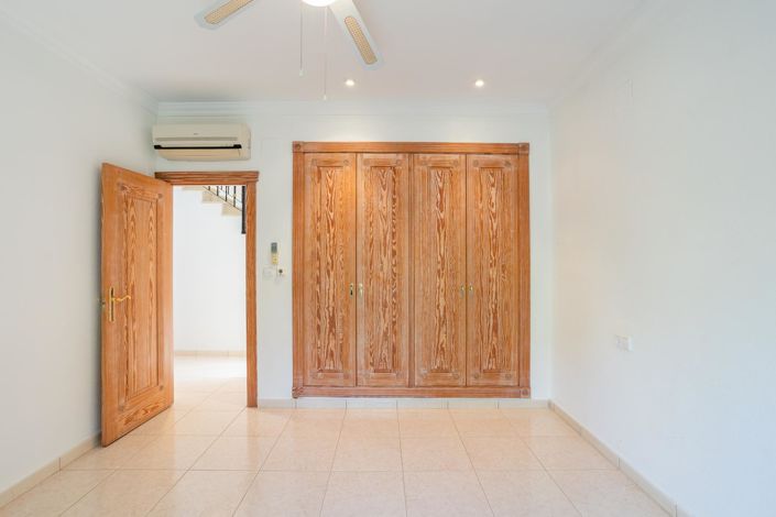 Image No.22-4 Bed Villa for sale