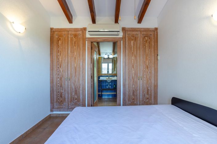 Image No.32-4 Bed Villa for sale