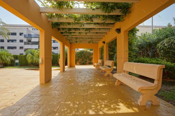 Image No.27-3 Bed Apartment for sale