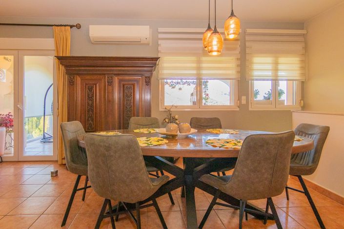 Image No.12-4 Bed Villa for sale