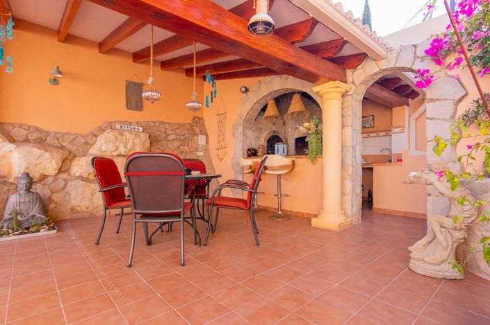 Image No.2-4 Bed Villa for sale