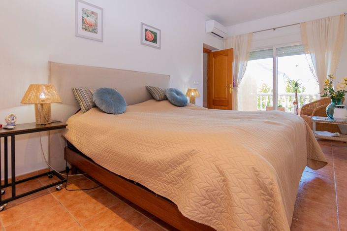 Image No.20-4 Bed Villa for sale