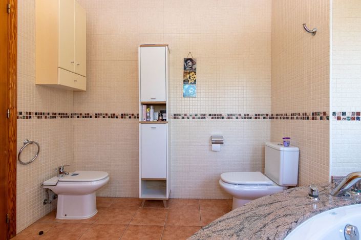 Image No.28-4 Bed Villa for sale