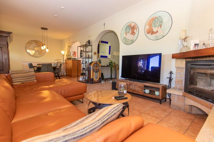 Image No.3-4 Bed Villa for sale