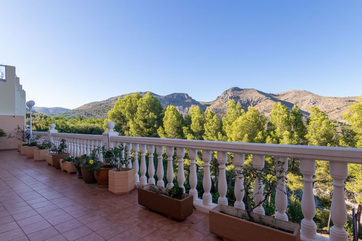 Image No.38-4 Bed Villa for sale