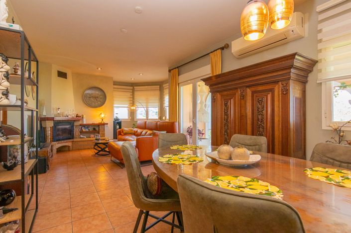 Image No.4-4 Bed Villa for sale