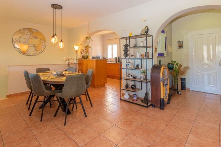 Image No.6-4 Bed Villa for sale