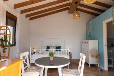 insidetheapartmenta86b0016a1