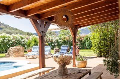 alfrescoseatingarea3b558cdb7a