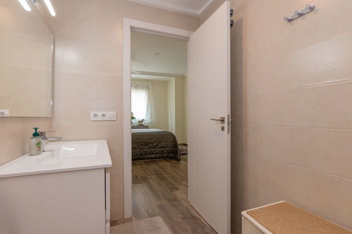 Image No.13-3 Bed Apartment for sale