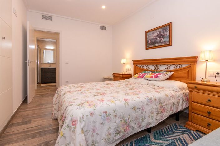 Image No.15-3 Bed Apartment for sale