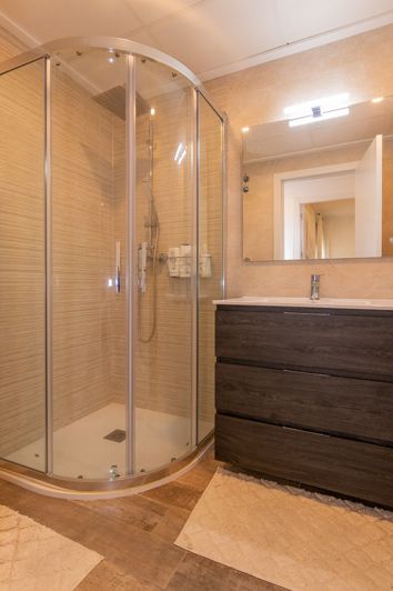 Image No.17-3 Bed Apartment for sale