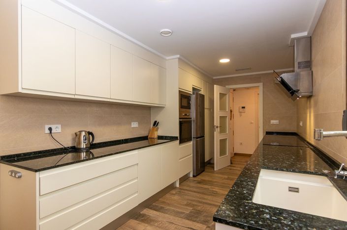 Image No.8-3 Bed Apartment for sale