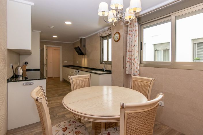 Image No.9-3 Bed Apartment for sale