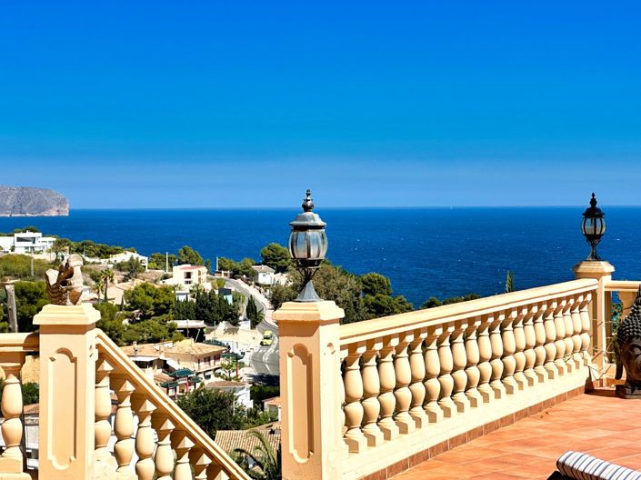 Image No.1-4 Bed Villa for sale