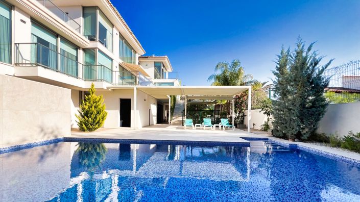 Image No.1-5 Bed Villa for sale